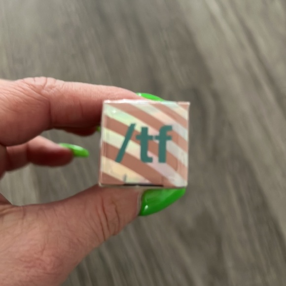 Toy.co Smart Gloss Calabasas – Peach Nude Lip Gloss Shine Glassy Glow NIB - Picture 6 of 7